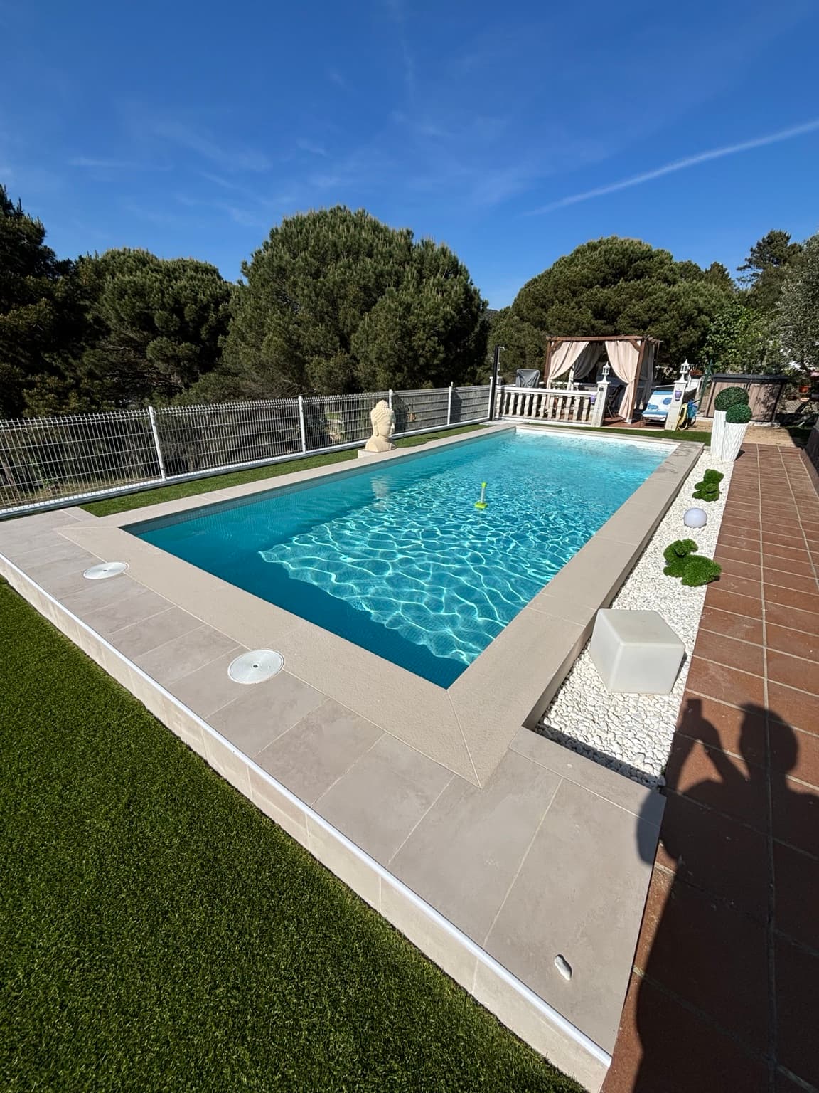 Piscina residencial construida en Lloret de Mar por Construcciones Tovar (vista 2)