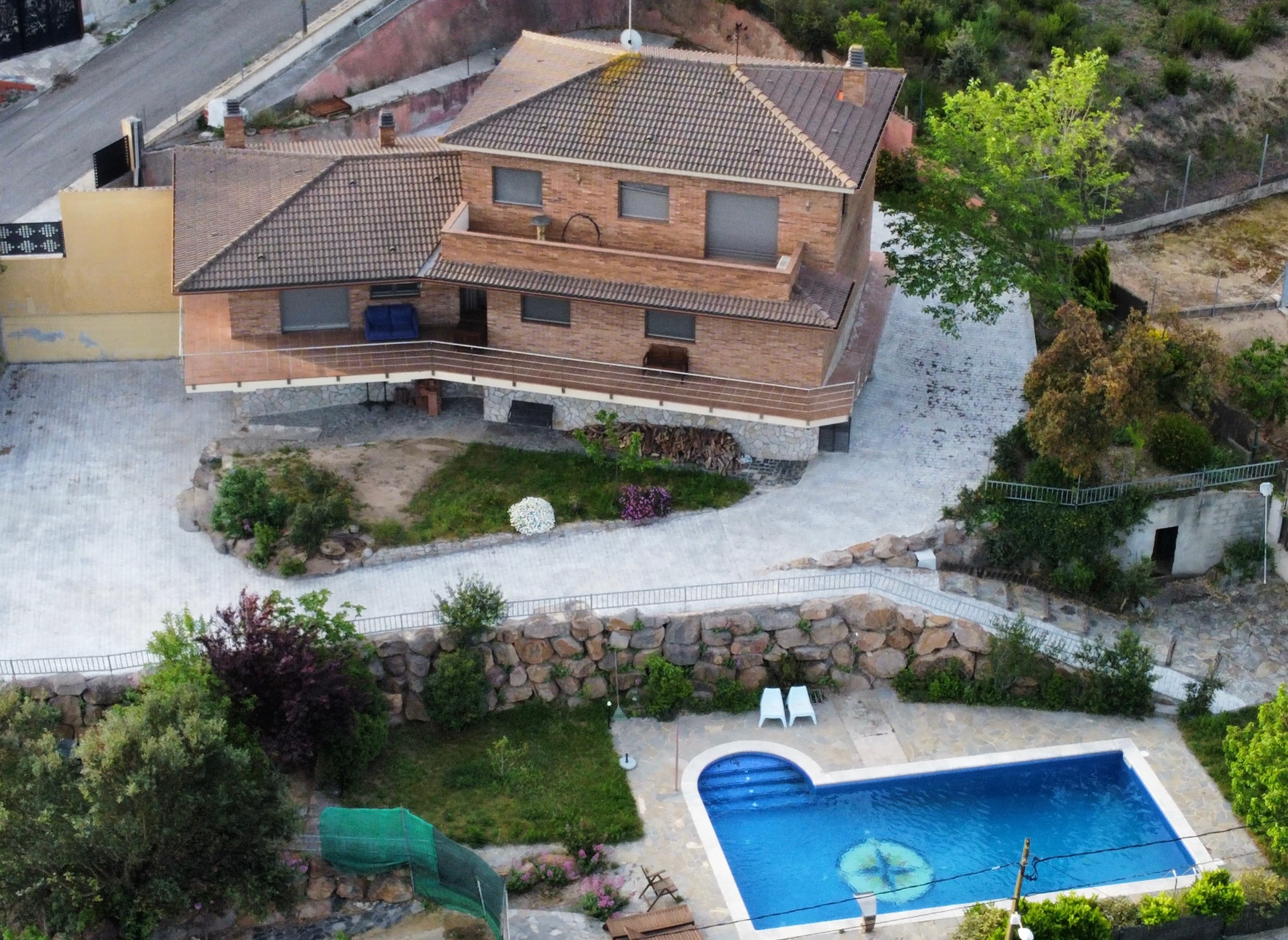 Vivienda unifamiliar con piscina